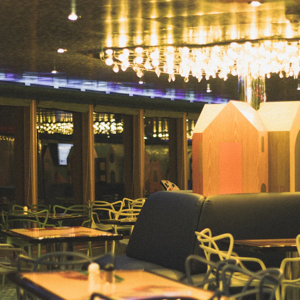 Warm atmosphere — Brasserie